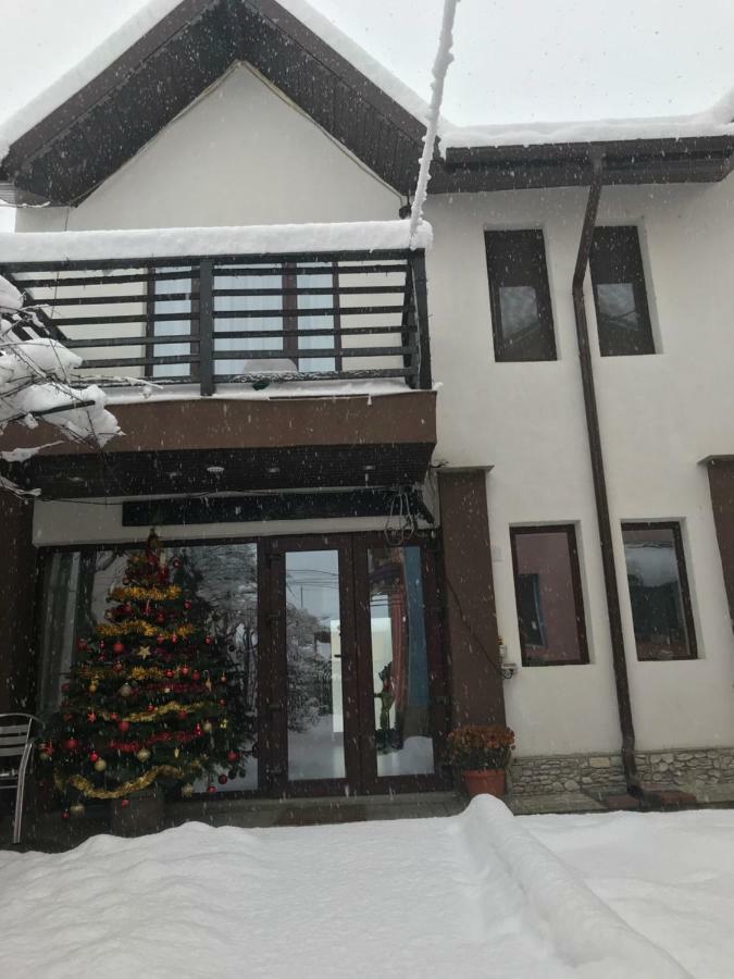 Upstairs Residence Târgu Jiu Exterior foto
